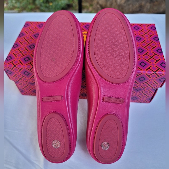 TORY BURCH Dark Azalea  Minnie Travel Ballet with Logo Embossed Nappa Leather - Picture 8 of 12